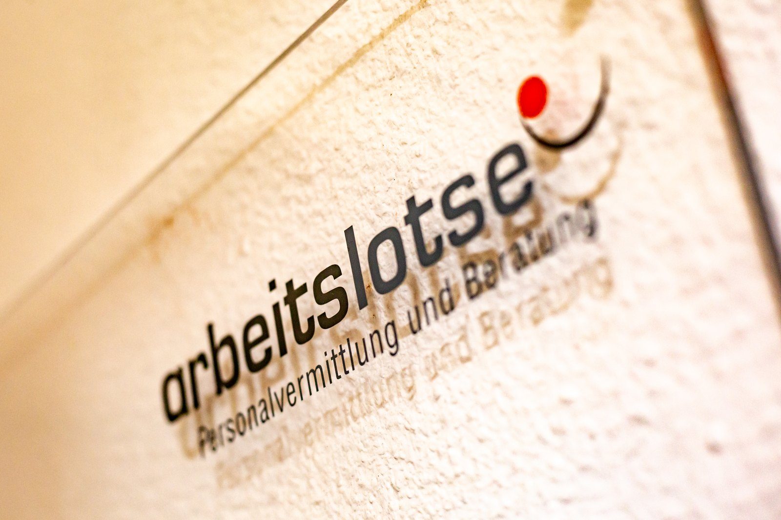 arbeitslotse Schild am Standort Markt 14 in Osnabrück